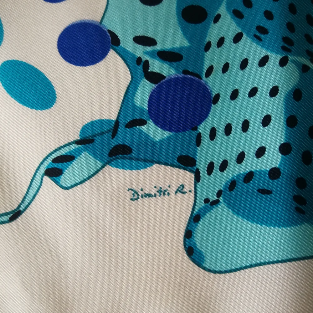 💃🏻 Authentic New Hermès 16 inch Silk Scarf